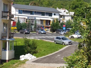 5 Residence Apartment