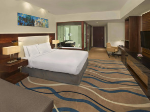 DoubleTree by Hilton Hotel and Residences Dubai Al Barsha