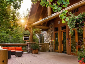 Arapahoe Lodge