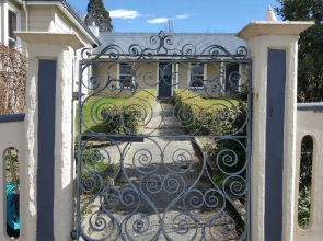 The Old Doctors Residence