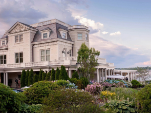 The Chanler at Cliff Walk