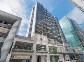 Perfect Upscale Location, Cozy 1 bdrm Unit