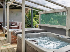 Garden Lodge