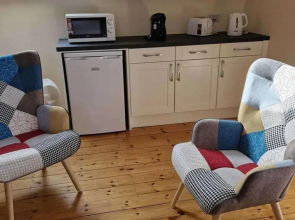 Villa Daffodil - Sleeps 2 & Stunning Seaside Views