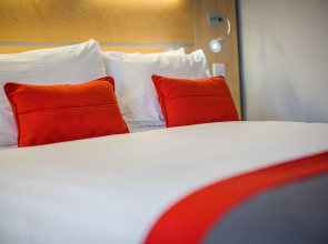 Holiday Inn Express Edinburgh Royal Mile by IHG