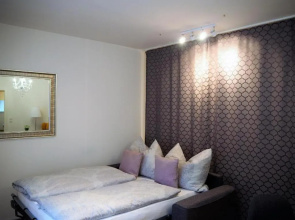 City Residence Apartments FREE Parking & Self Check-in