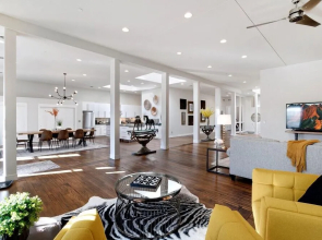 THE PENTHOUSE loft in the heart of Old Town!