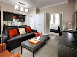 One King West Hotel & Residence