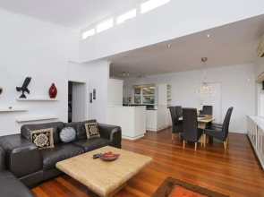 Spacious 5 Bed Home Close To Cottesloe Beach