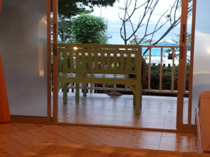 Insook Ko Larn Guesthouse