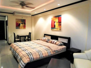 Sea View Beach Condo Jomtien Pattaya Large Pool