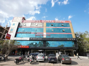 Hotel Opera Inn near Central Bus Stand