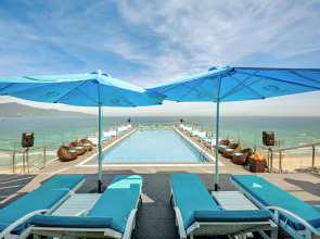 Yarra Ocean Suites Danang