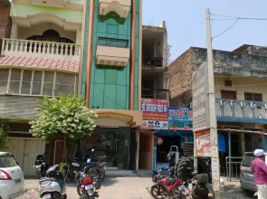 Hotel Green Palace and Ujala Restaurant