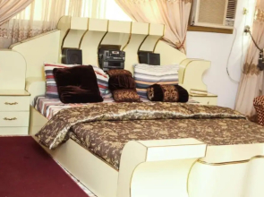 GITY Royale Suites