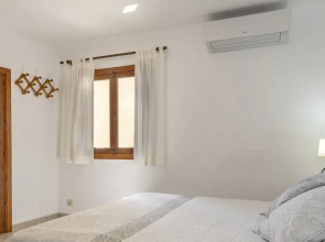 Spacious Villa With Garden