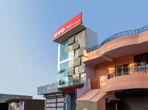 Oyo 28472 Hotel Shree Palace