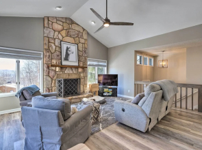 Massanutten Resort Home w/ Deck + Mountain Views!