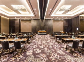 Отель Radisson Blu Hotel, Dubai Canal View