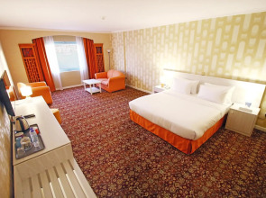 Отель The George Hotel