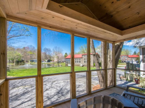 Lakeview 2BR Tiny Home Near Trails Pool Bocce