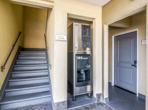 Inn at 50 at Long Beach Convention Center