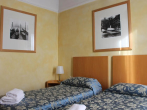 Отель Yas Plaza Circuit