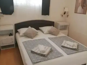 Rooms Mara