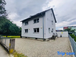 Sundeck – upper floor apartment for up to 6 people