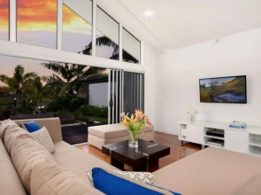 The Boat House - Luxury Holiday House