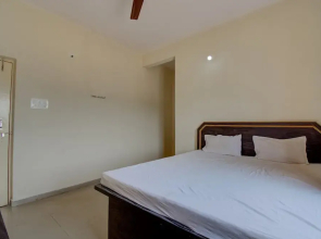 SPOT ON 765 Moonlight Hotel