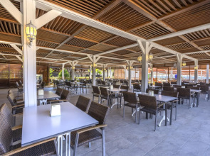 Hotel Orange Palace Side