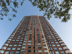 Bluebird Suites near Newport Center