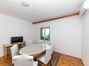 Beautiful Apartment in Trogir With Wifi and 2 Bedrooms