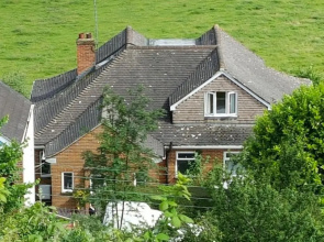 Healing Waters Sanctuary for Exclusive Use or Bed & Breakfast, Vegetarian, Alcohol & Wifi Free Retreat in Glastonbury
