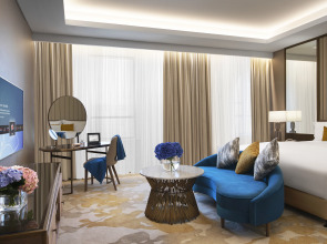 Al Jaddaf Rotana Suite Hotel