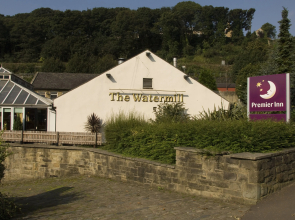 Premier Inn Halifax South