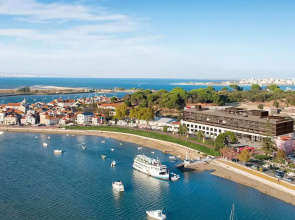 Upon Harbor - Seixal Bay Hotel
