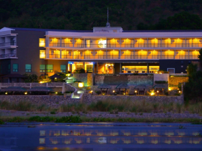 Rivermount Hotel And Resort