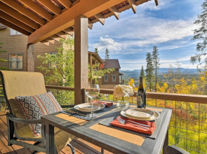 Winter Park Area Cabin, Hot Tub & Mountain Views!