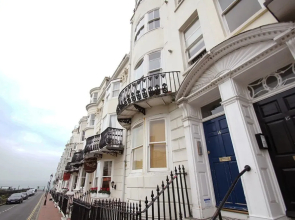 New Steine Apartment Sea View by Brighton Holiday Lets