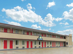 Days Inn By Wyndham Indianapolis East Post Road