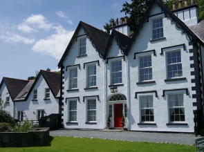 Coed Mawr Hall