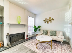 Loft-style Condo in Vickery Midtown: 3 Mi to Smu!