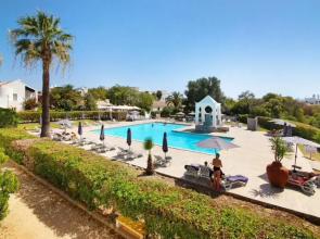 Quinta Velha Pool Terrace Flat15