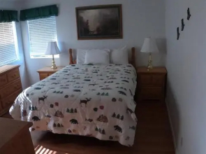 Edgewater #8 2BR 2BA Lake View