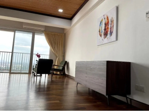 The Venus - Spacious Wooden TOP Floor Apartment