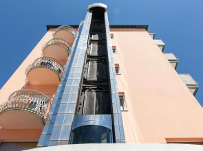 Mayflower Beach Hotel