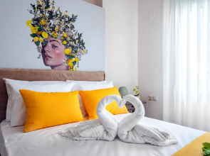 Luxury Town Center Suite Apt A2