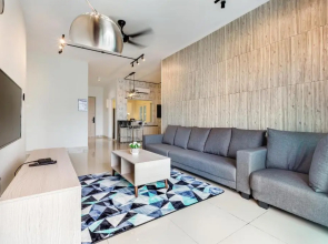 Seasons Luxury Apartment By Jk Home
